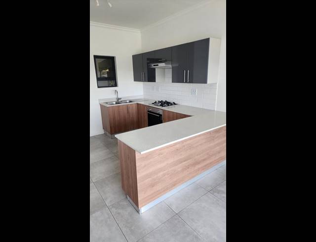 2 BEDROOM APARTMENT FOR SALE IN UMHLANGA RIDGE